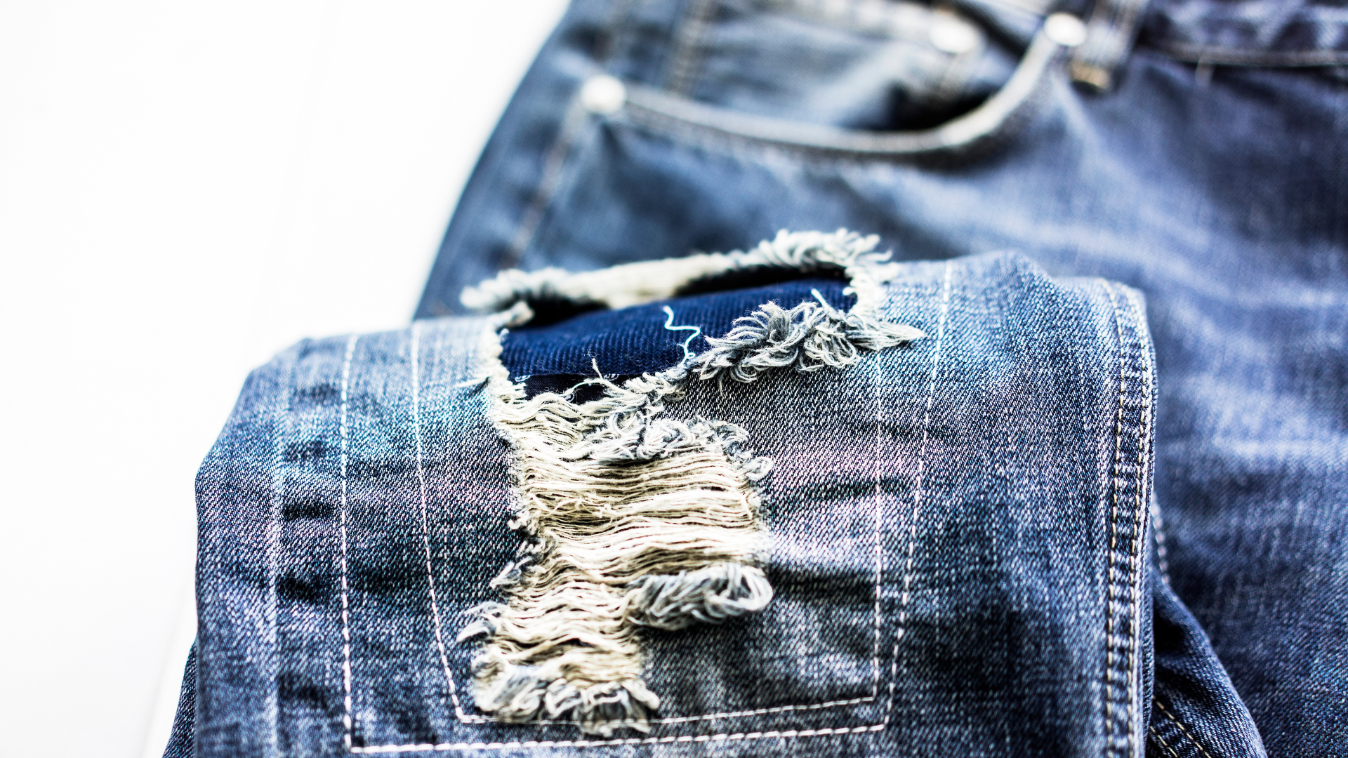 What Are Distressed Jeans?